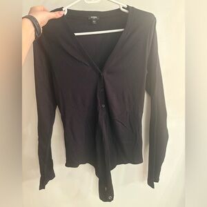 Express FITTED RIBBED V-NECK HENLEY BODYSUIT in BLACK